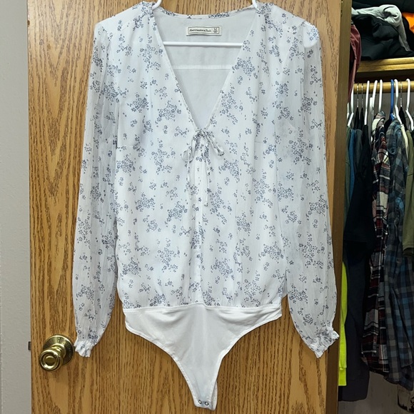 Abercrombie & Fitch Tops - Abercrombie & Fitch Women’s Floral Bodysuit